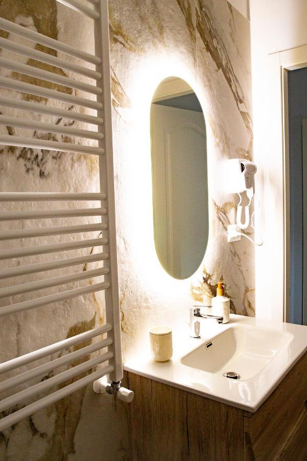 Palazzo Donnamaria Apartment Manfredonia Bagian luar foto